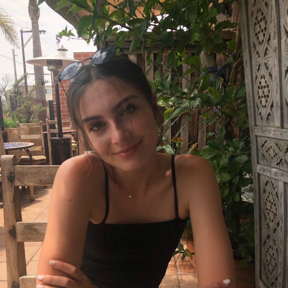 Meet your Posher, Caitlin